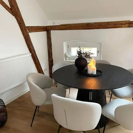 Mosel-Charm - Urige Dachgeschosswohnung - 3 Schlafzimmer Fuer 6 Personen - Liebevoll Renoviert & Gemuetlich Ürzig Exterior foto