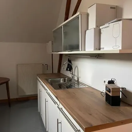 Mosel-Charm - Urige Dachgeschosswohnung - 3 Schlafzimmer Fuer 6 Personen - Liebevoll Renoviert & Gemuetlich Ürzig Exterior foto