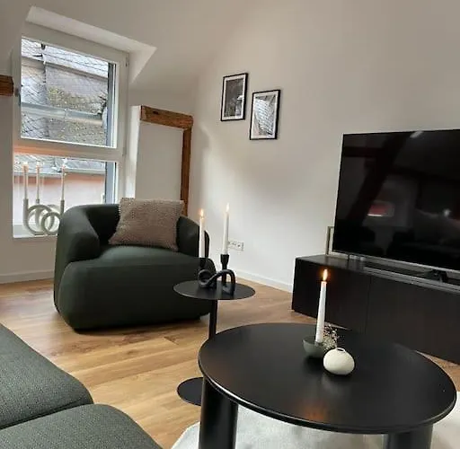 Mosel-Charm - Urige Dachgeschosswohnung - 3 Schlafzimmer Fuer 6 Personen - Liebevoll Renoviert & Gemuetlich