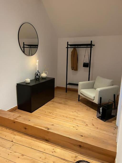 Mosel-charm - Urige Dachgeschosswohnung - 3 Schlafzimmer Fuer 6 Personen - Liebevoll Renoviert & Gemuetlich Ürzig