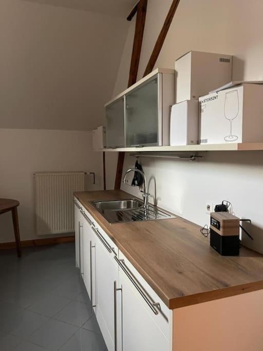 Mosel-charm - Urige Dachgeschosswohnung - 3 Schlafzimmer Fuer 6 Personen - Liebevoll Renoviert & Gemuetlich Uerzig